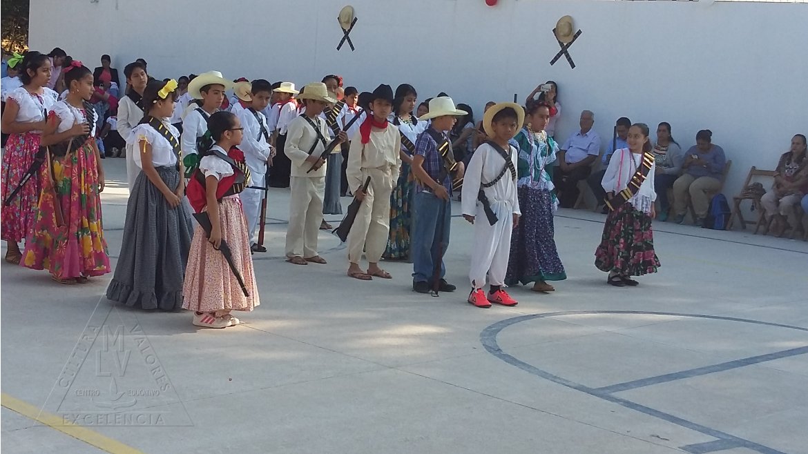 Los alumnos de 5° recitaron una poesía coral