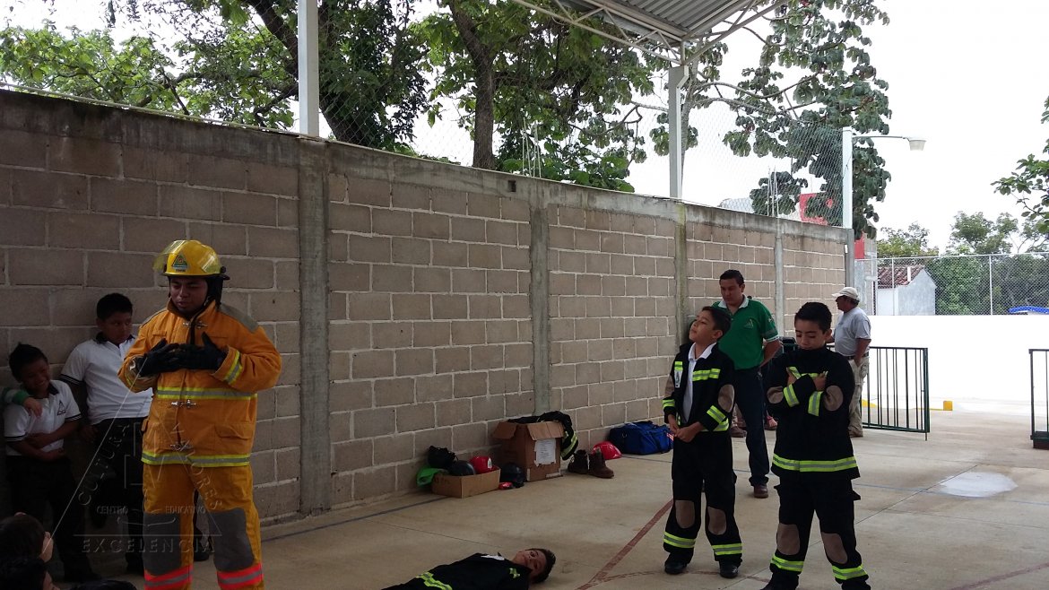 Cursos de Protección Civil Centro Educativo Miguel Lara Vasallo