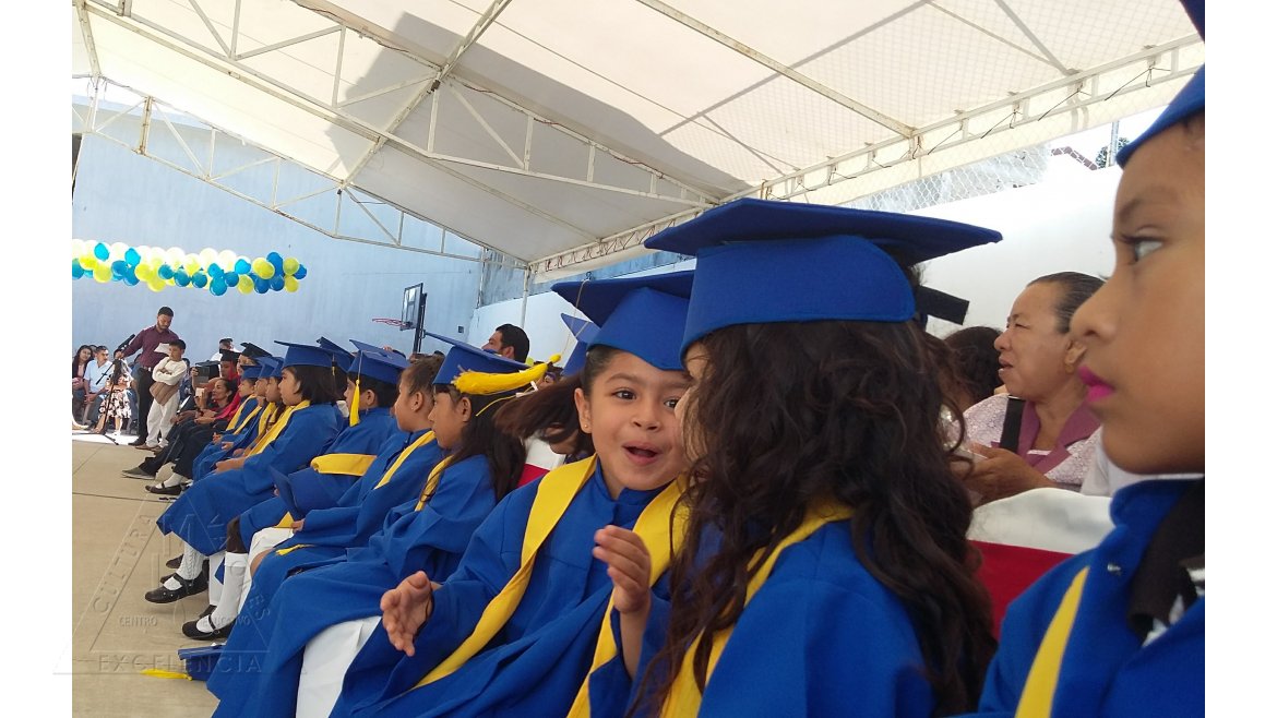 Ceremonia de entrega de documentos 2017 Centro Educativo Miguel Lara Vasallo