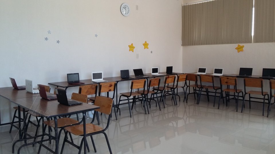 Sala de Cómputo. Centro Educativo Miguel Lara Vasallo