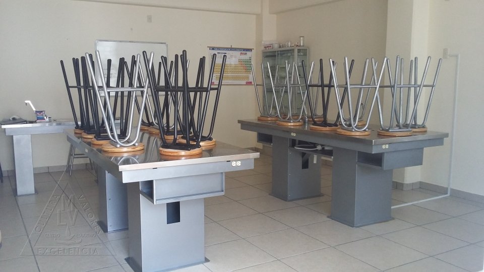 Laboratorio ciencias Centro Educativo Miguel Lara Vasallo